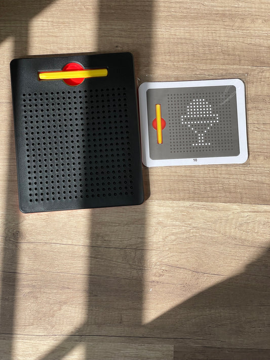 Magnetic Drawing Board with Pen & Cards
